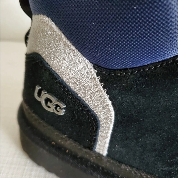 *NWT* UGG Australia Highland Hi Heritage Trainer Suede and Canvas Boots. - Picture 4 of 4
